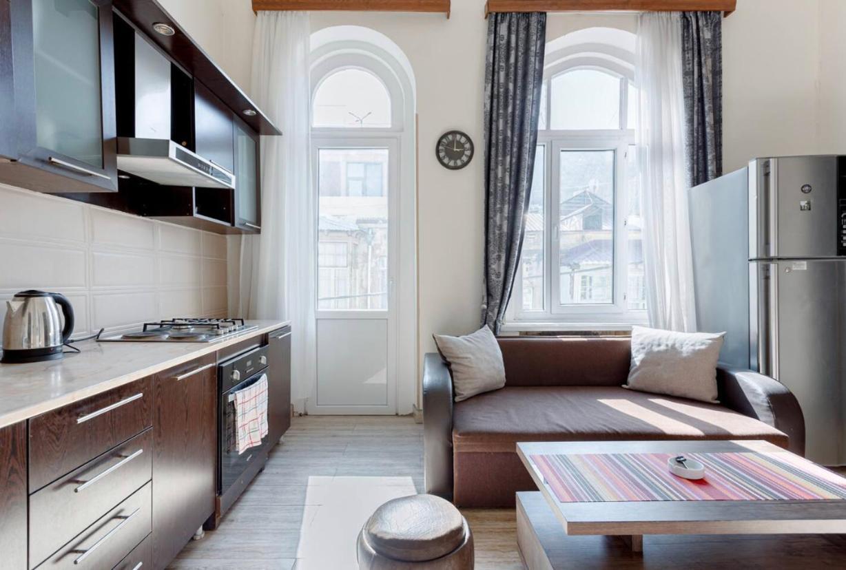 Central Location King Size Bed ティビリシ エクステリア 写真