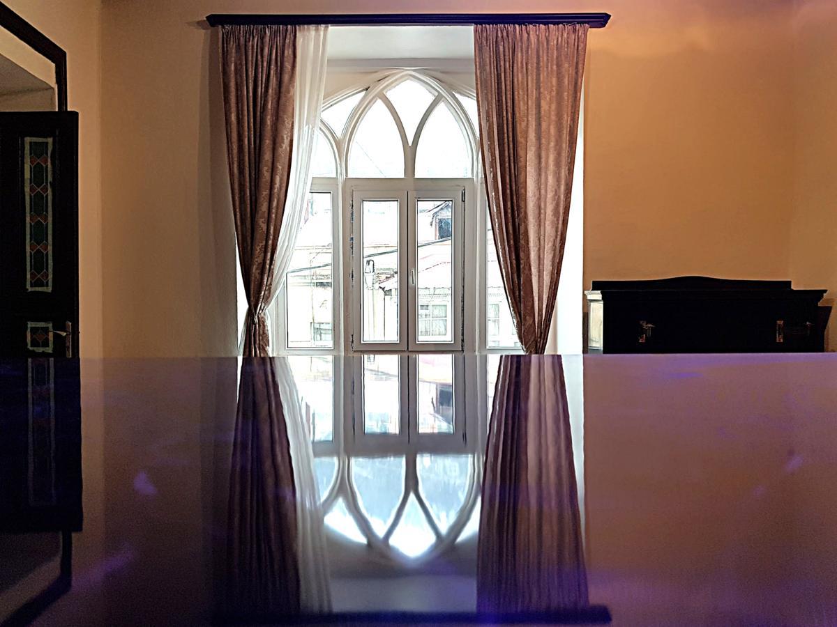 Central Location King Size Bed ティビリシ エクステリア 写真